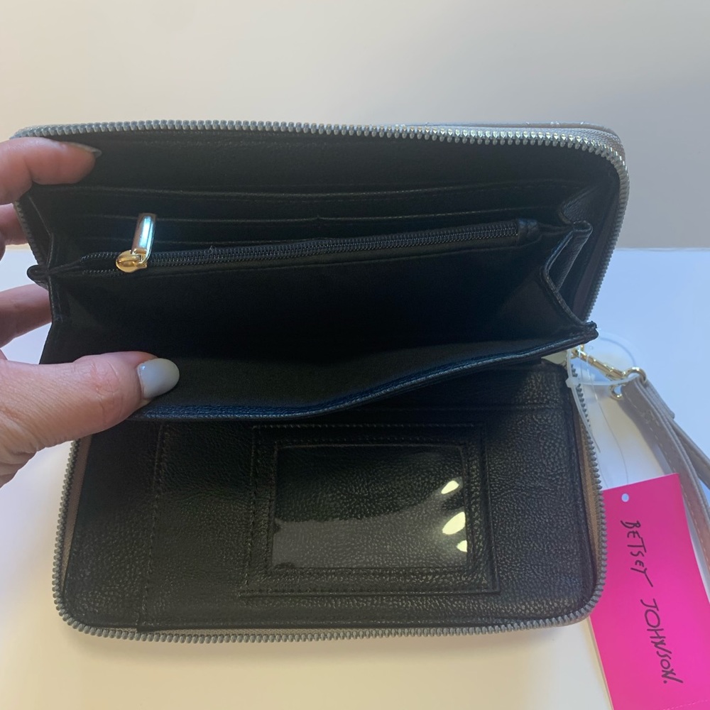 Betsey Johnson Zip around Wristlet Wallet - Picture 4 of 5